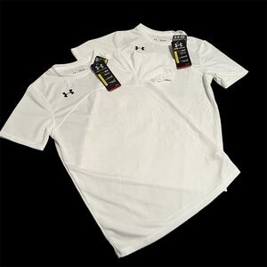 Under Armour Heatgear (lot of 2) Boy’s White Short Sleeve Soccer Shirts - M